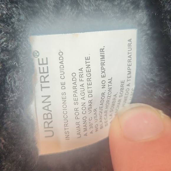 Urban Tree Knitted Hat - Picture 3 of 7